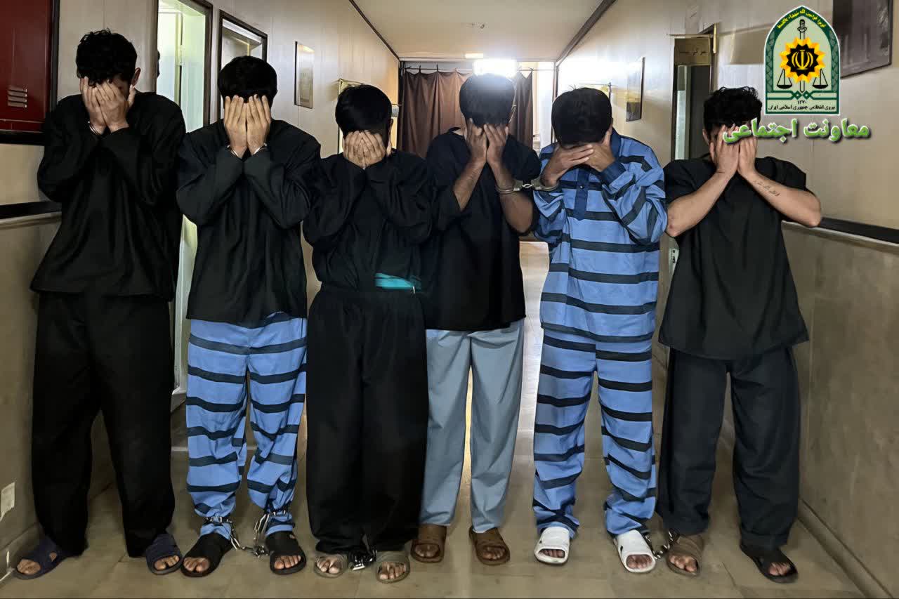 انهدام باند ۶ نفره سارقان قطعات خودرو در مرکز شهر مبارکه انهدام باند ۶ نفره سارقان قطعات خودرو در مرکز شهر مبارکه